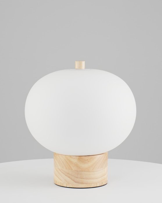 Лампа настольная Cute с белым плафоном - лучшие Настольные лампы в INMYROOM