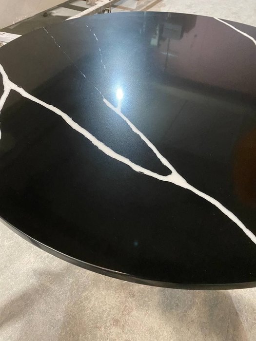 Стол обеденный Годмар Раунд черного цвета - лучшие Обеденные столы в INMYROOM