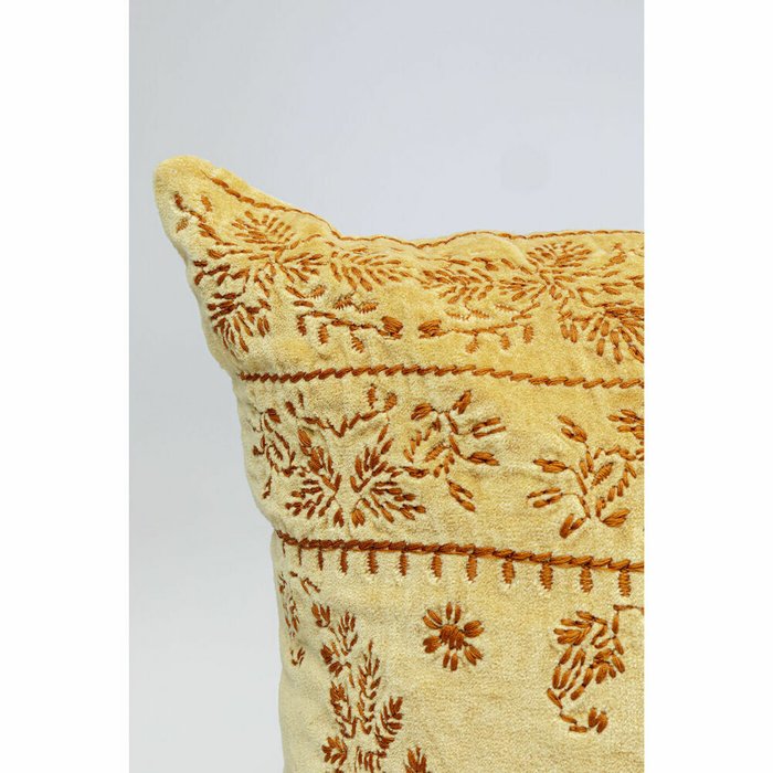 Подушка декоративная India желто-бежевого цвета - лучшие Декоративные подушки в INMYROOM