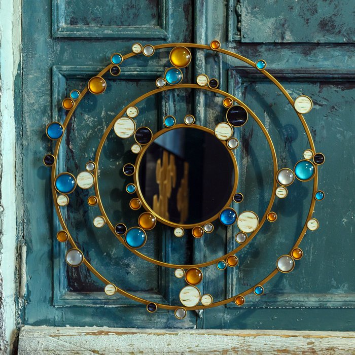 Декоративное настенное зеркало Гэлакси в металлической раме - лучшие Настенные зеркала в INMYROOM
