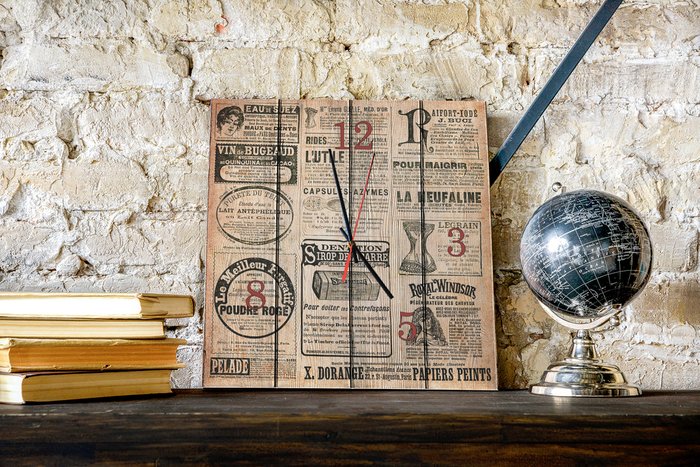 Настенные часы Старая газета из дерева 30х30 - купить Часы по цене 3890.0