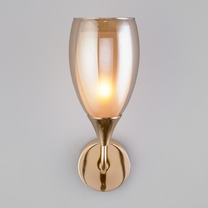 Настенный светильник Cosmic золотого цвета со стеклянным плафоном - купить Бра и настенные светильники по цене 4850.0