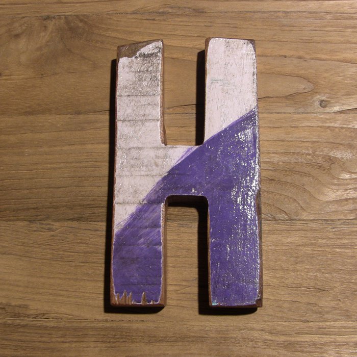 Декоративная буква (H)