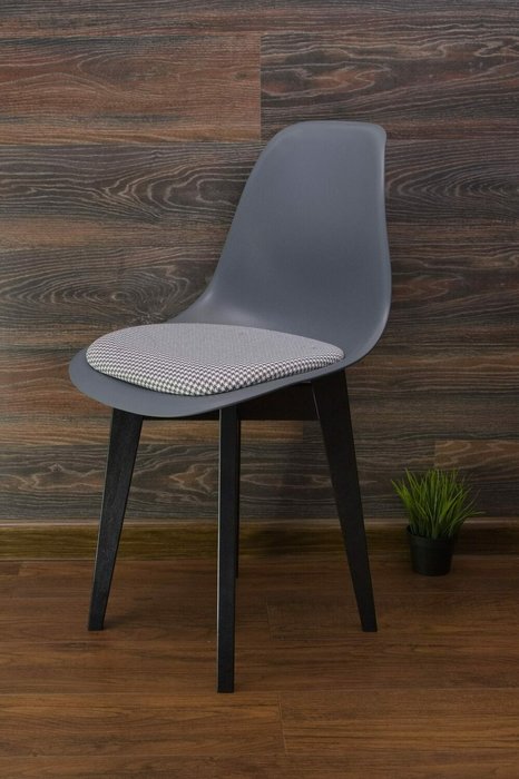 Стул Сашш серого цвета с черными ножками - лучшие Обеденные стулья в INMYROOM