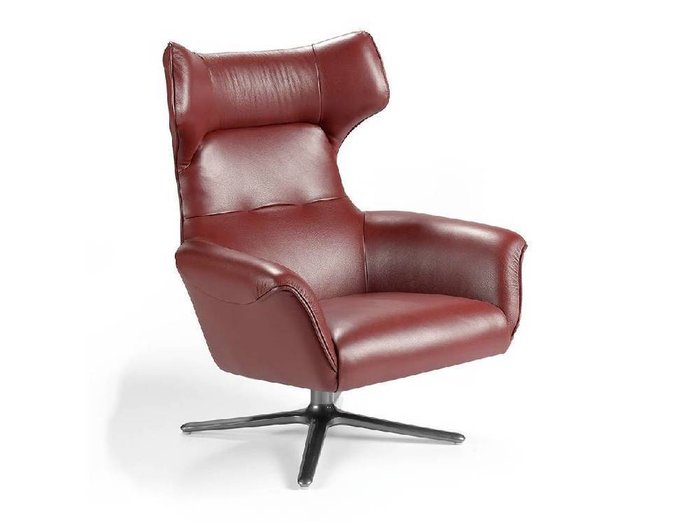 Поворотное кресло бордового цвета 