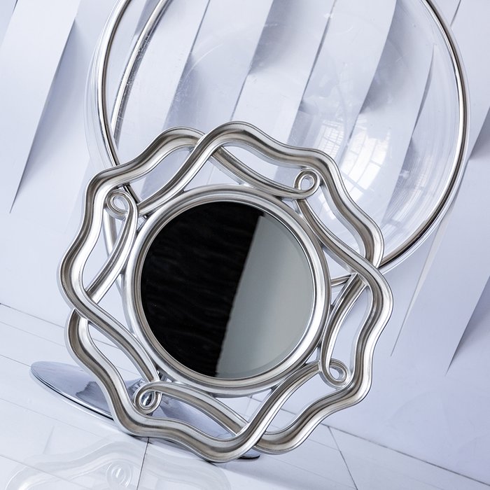 Настенное зеркало Шалимар в раме серебряного цвета - лучшие Настенные зеркала в INMYROOM