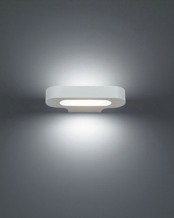 Настенный светильник Artemide Talo из окрашенного алюминия - лучшие Бра и настенные светильники в INMYROOM