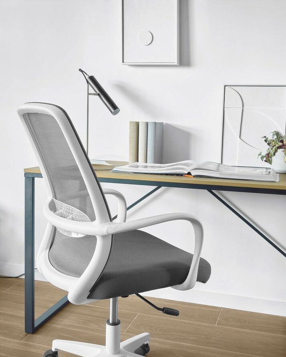 Офисное кресло Melva бело-серого цвета - лучшие Офисные кресла в INMYROOM