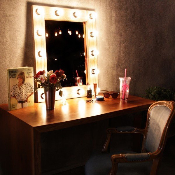 Зеркало настольное с лампочками - купить Настольные зеркала по цене 12000.0
