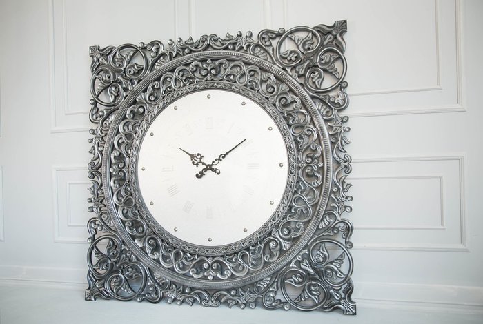 Настенные часы Viktor L серебряного цвета - купить Часы по цене 222600.0