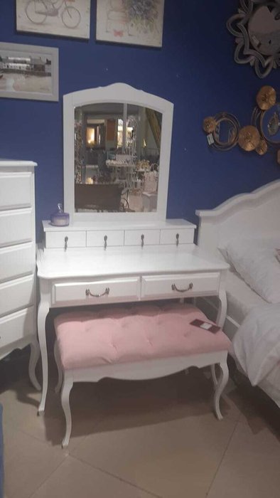 Туалетный стол Малонн Ави с секретером и зеркалом ванильного цвета - лучшие Туалетные столики в INMYROOM