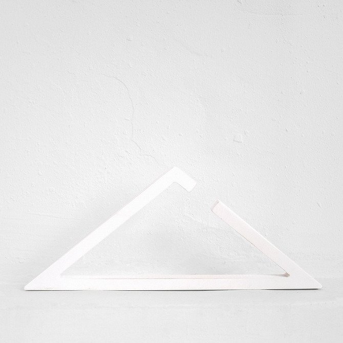 Комплект из пяти вешалок Треугольник в белом цвете - купить Вешалки-плечики по цене 6740.0