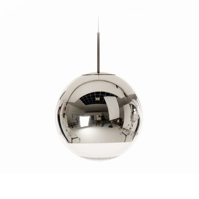 Подвесной светильник Tom Dixon Mirror Ball из металла в виде зеркального шара Подвесной светильник Tom Dixon Mirror Ball из металла в виде зеркального шара