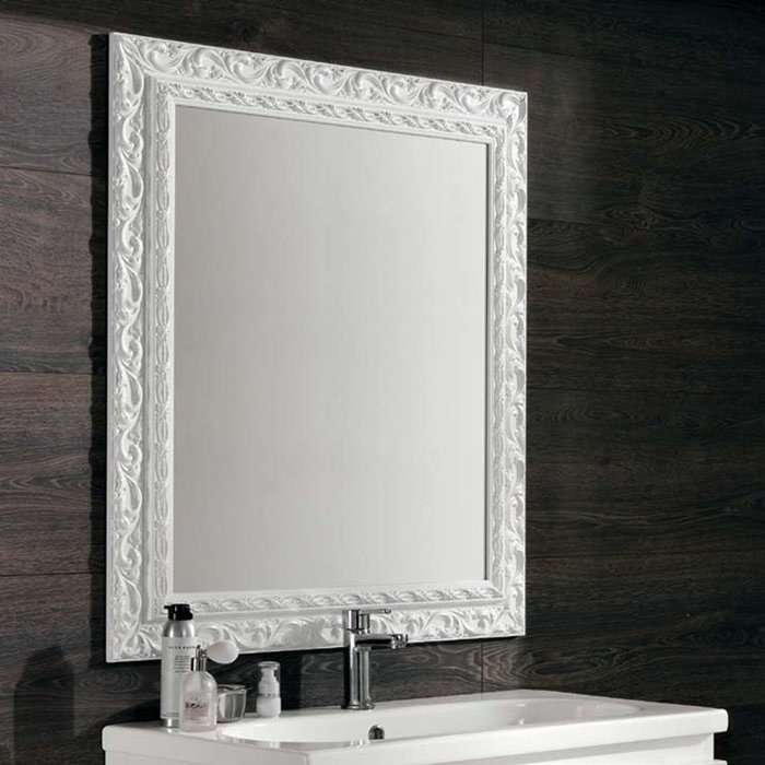 Настенное зеркало Barocco в деревянной раме белого цвета