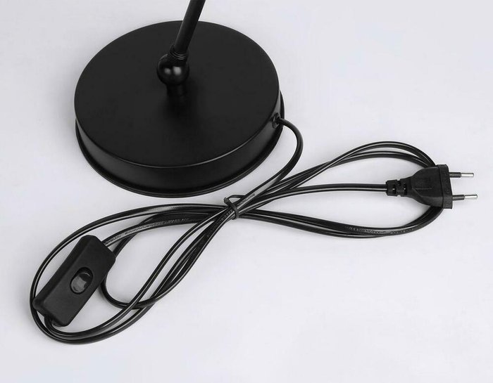 Настольная лампа Traditional черного цвета - купить Настольные лампы по цене 4335.0