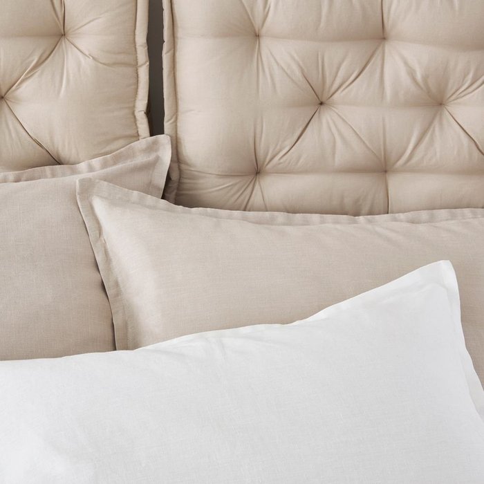 Подушка для изголовья кровати бежевого цвета 50x70 - купить Декоративные подушки по цене 2249.0