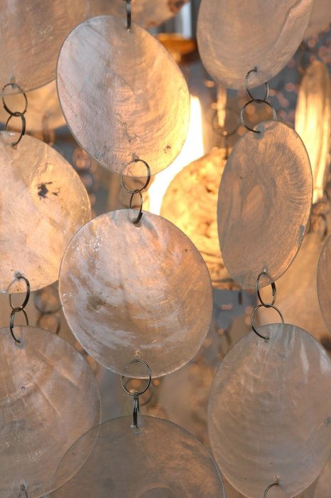 Подвесной светильник Seashell Fun с декоративным плафоном из ракушек  - лучшие Подвесные люстры в INMYROOM