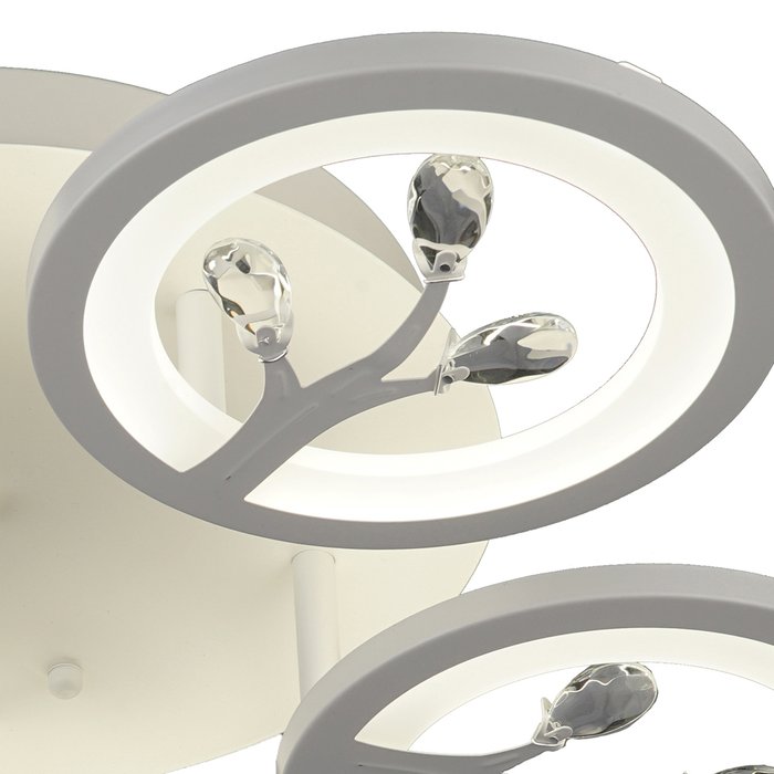 Потолочная люстра Geya белого цвета - лучшие Потолочные люстры в INMYROOM