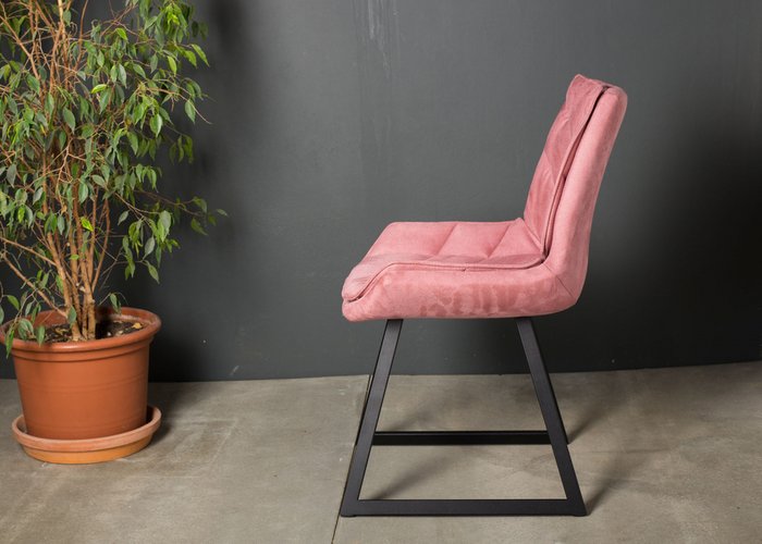 Стул Draco розового цвета с черными ножками - купить Обеденные стулья по цене 8990.0