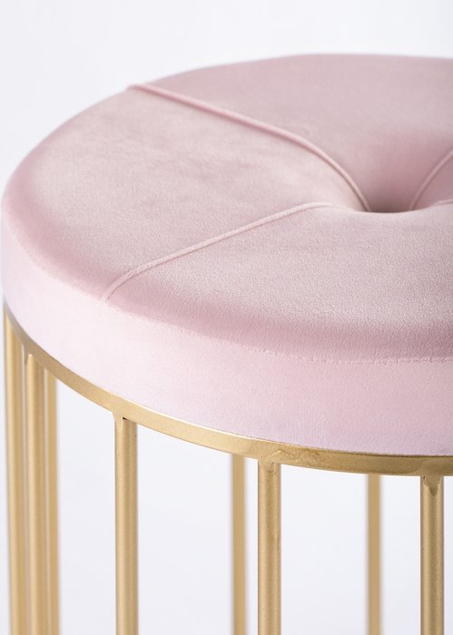 Пуф S золотисто-розового цвета с металлическим основанием - лучшие Пуфы в INMYROOM
