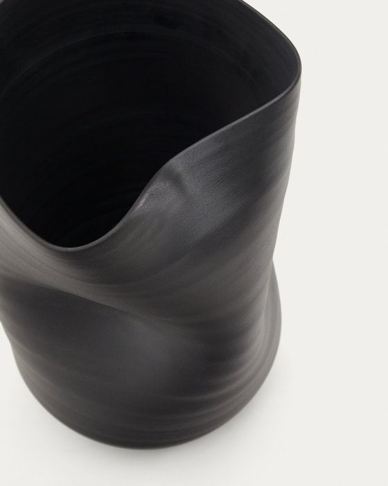 Ваза керамическая Sibel черного цвета - купить Вазы  по цене 10990.0