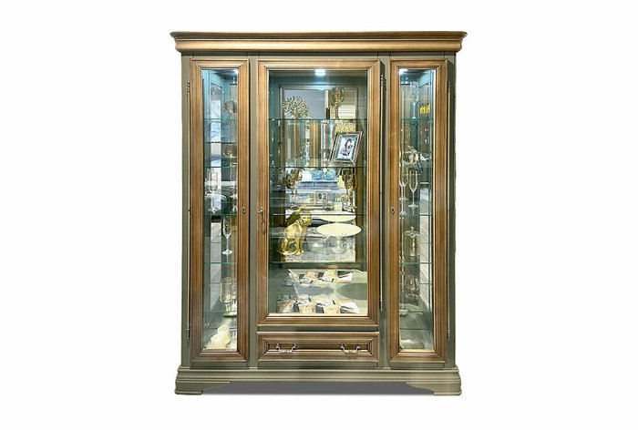 Шкаф с витриной Оливия зелено-бежевого цвета - купить Шкафы витринные по цене 224160.0
