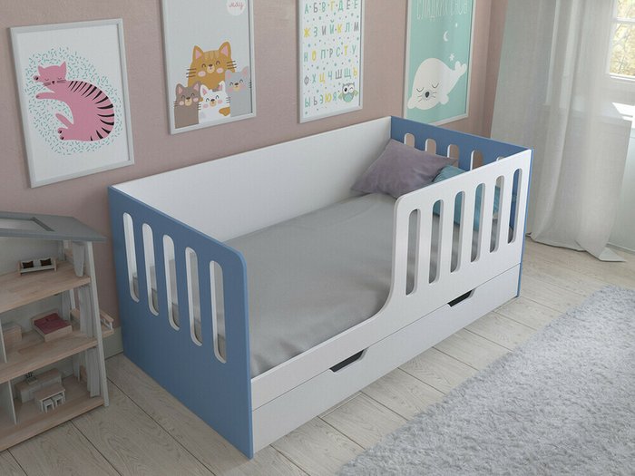 Кроватка Астра 12 80x160 бело-голубого цвета с выдвижным ящиком  - купить Одноярусные кроватки по цене 13200.0