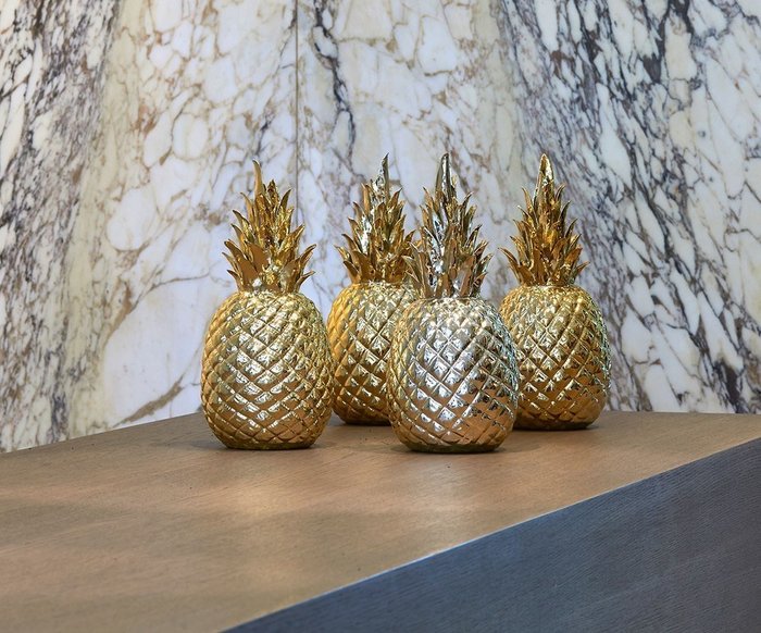 Декор Pineapple gold золотого цвета - лучшие Фигуры и статуэтки в INMYROOM