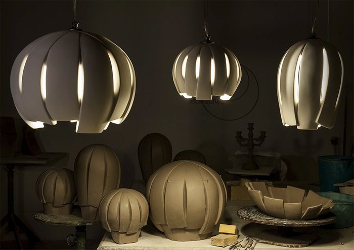 Подвесной светильник Stylnove Ceramiche COHOROS выполнен из керамики белого цвета - лучшие Подвесные светильники в INMYROOM