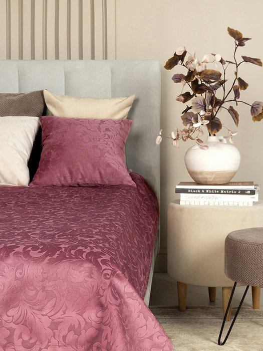 Чехол для подушки Ameli Berry 45х45 темно-розового цвета - купить Чехлы для подушек по цене 573.0