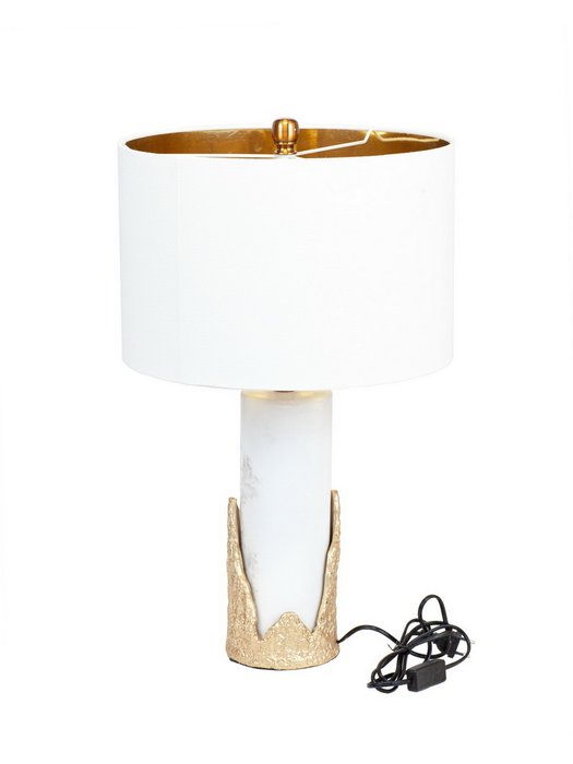 Настольная лампа Toronto с белым абажуром  - купить Настольные лампы по цене 13500.0