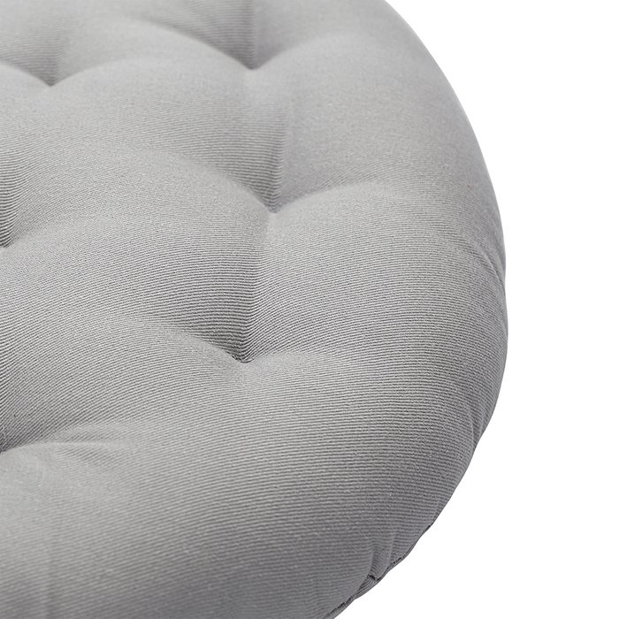Круглая подушка на стул Essential 40х40 серого цвета - лучшие Декоративные подушки в INMYROOM