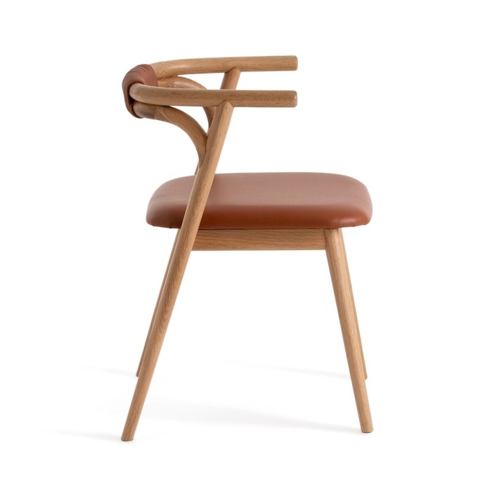 Кресло для столовой из дуба и кожи Fermyo коричневого цвета - лучшие Обеденные стулья в INMYROOM