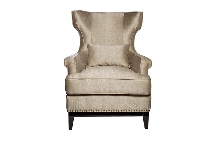 Кресло с подушкой бежевого цвета