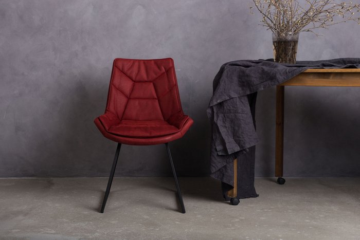 Стул Draco бордового цвета с черными ножками - лучшие Обеденные стулья в INMYROOM