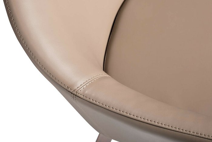 Стул бежевого цвета с металлическим основанием  - лучшие Обеденные стулья в INMYROOM