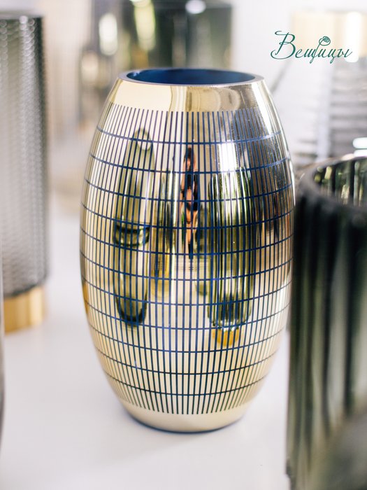 Декоративная ваза M из стекла с золотым напылением - лучшие Вазы  в INMYROOM
