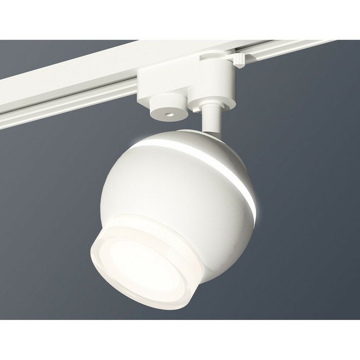 Трековый светильник Ambrella Track System XT1101070 - купить Трековые светильники по цене 8210.0 Трековый светильник Ambrella Track System XT1101070 - купить Трековые светильники по цене 8210.0