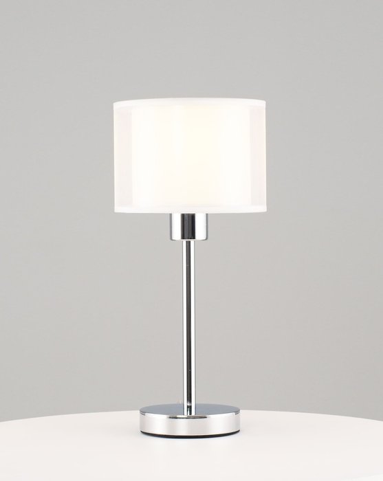 Лампа настольная Room серо-белого цвета - лучшие Настольные лампы в INMYROOM