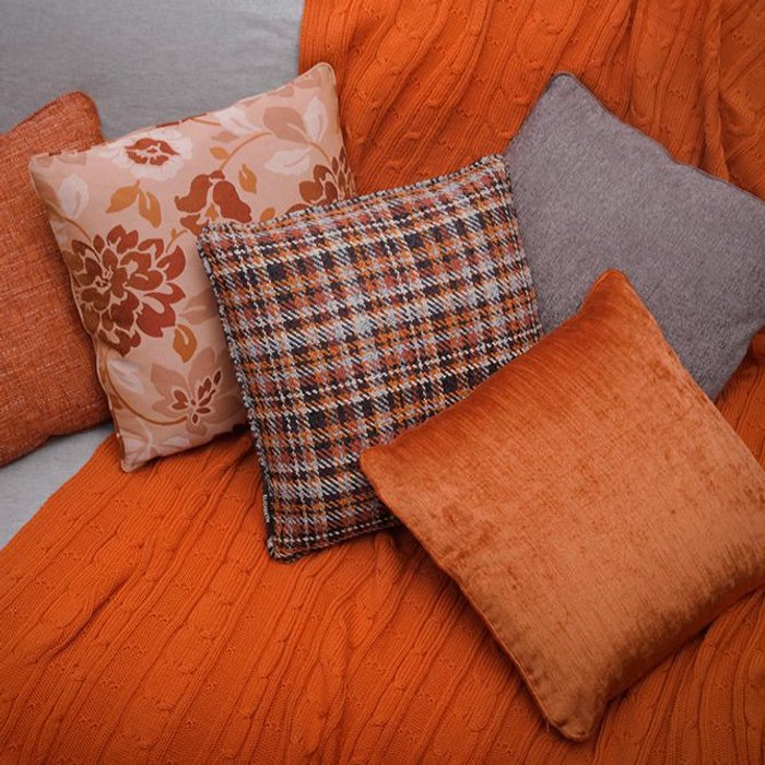 Подушка Elizabeth Douglas, Orange Palermo - лучшие Декоративные подушки в INMYROOM