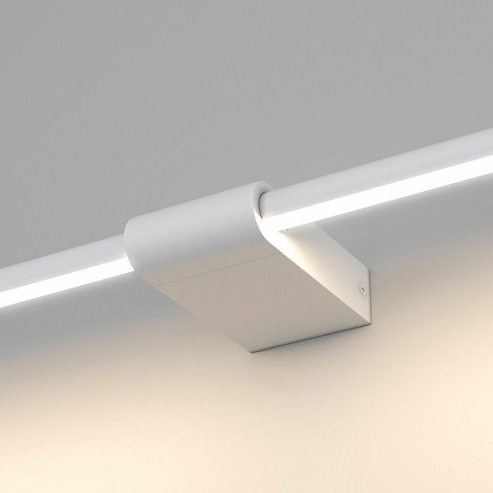 Настенный светодиодный светильник Luar белого цвета - купить Подсветка для картин по цене 5890.0