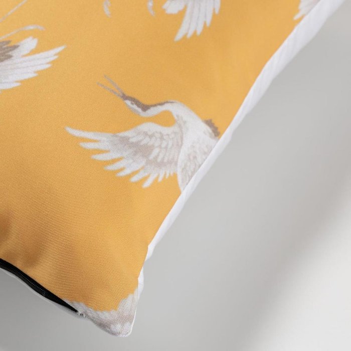 Чехол на подушку Lungile желтого цвета - купить Декоративные подушки по цене 1390.0