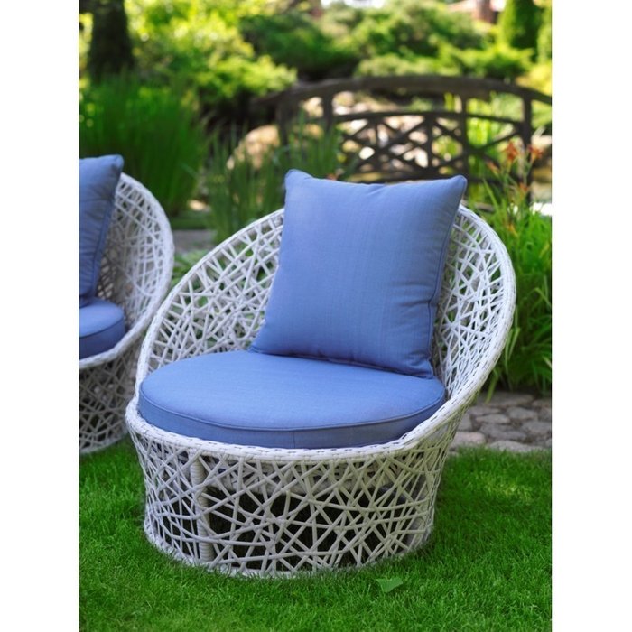 Кресло Лаурель с голубыми подушками