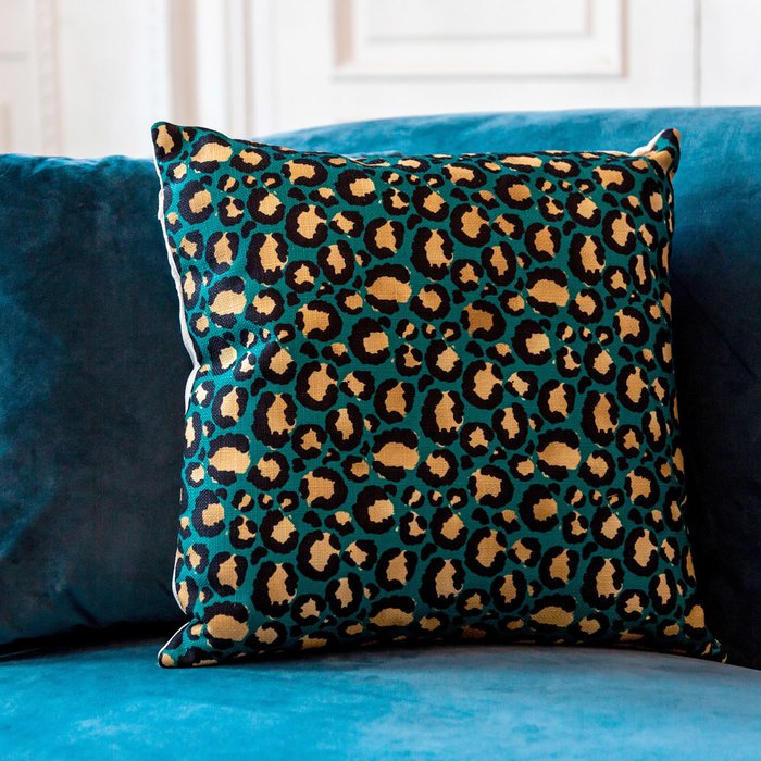 Интерьерная подушка Леопард изумрудного цвета - купить Декоративные подушки по цене 2000.0