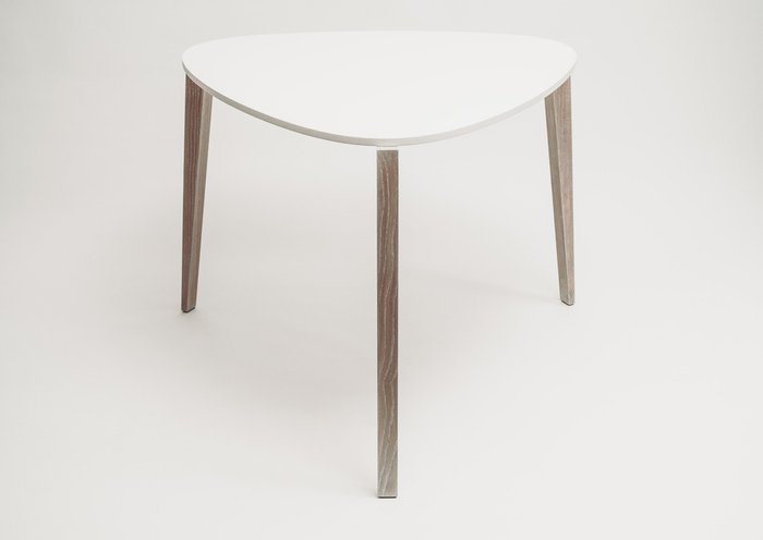 Стол обеденный Triple с белой столешницей - лучшие Обеденные столы в INMYROOM