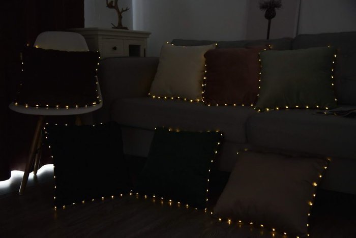 Чехол для подушки Flash 45х45 коричневого цвета декорированный светодиодами  - купить Чехлы для подушек по цене 630.0