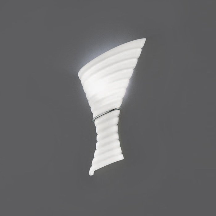Настенный светильник Vistosi TWISTER из муранского стекла белого цвета