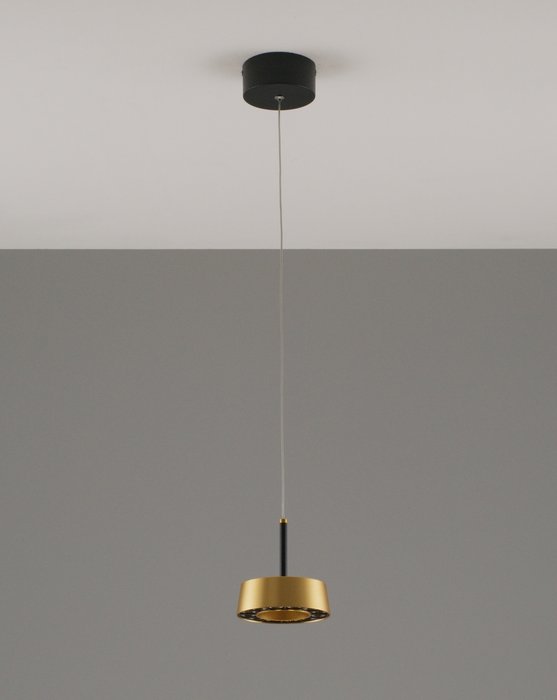Подвесной светодиодный светильник Luma черно-золотого цвета - купить Подвесные светильники по цене 7590.0