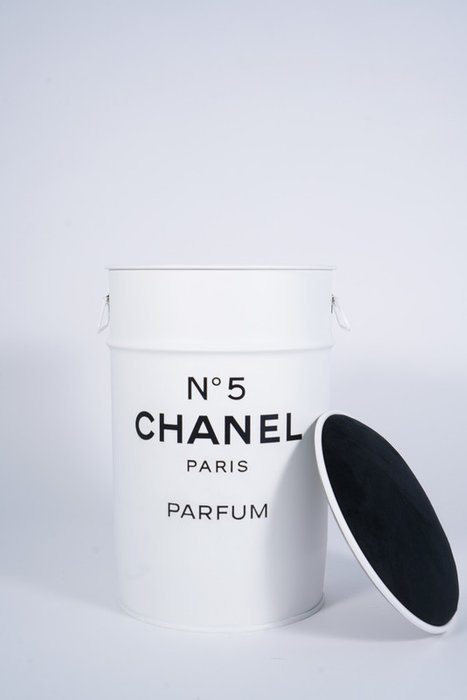 Барный стул-пуфик Chanel белого цвета - купить Пуфы по цене 9900.0