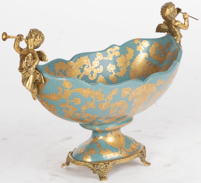 Чаша с ангелами золотого цвета - купить Тарелки по цене 14650.0